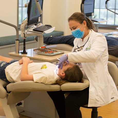 Orthodontist treating Cumming Georgia orthodontic patient